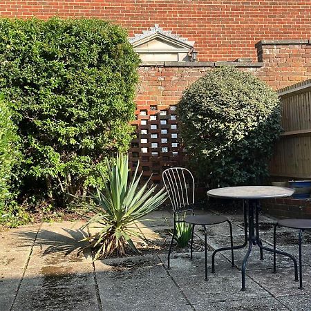 Kings Field Maisonette Eastleigh Exterior photo