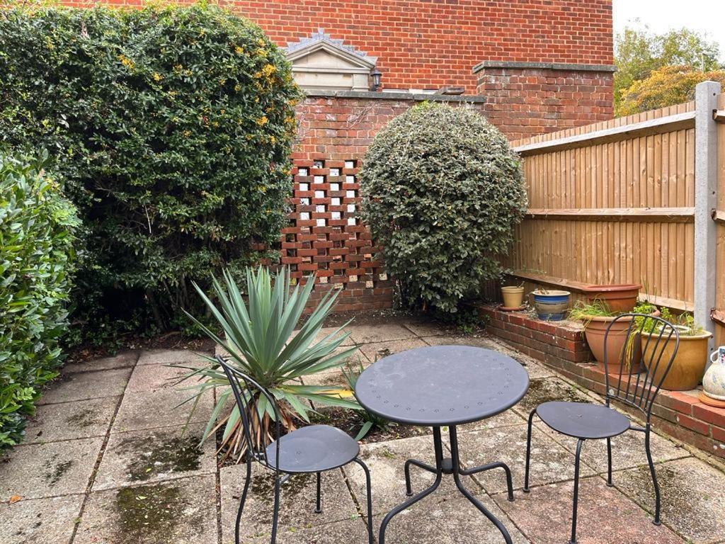 Kings Field Maisonette Eastleigh Exterior photo